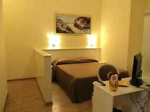 Domus Via Veneto Отель типа "постель и завтрак" 2*